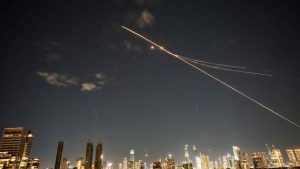 EQUITYWORLD SSC : Miliarder UEA Surati Trump: Siapa yang Izinkan Timur Tengah Dijadikan Medan Perang?