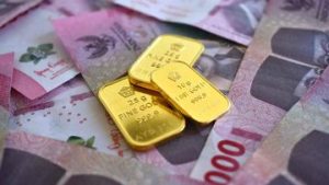 EWF | Harga Emas Antam Hari Ini Makin Jatuh