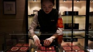 EWF | Produksi Emas China Turun, Permintaan Meledak, Harga Terancam Naik