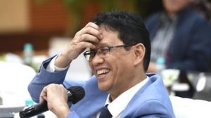 EWF | Saat Purbaya Mendadak Lesehan Jelaskan Kondisi APBN