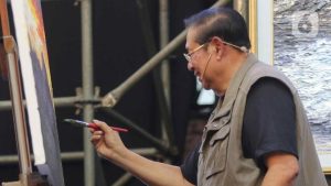 EWF | Sambil Melukis, SBY Amati Dinamika Pasar Modal
