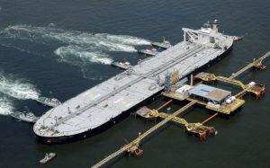 EWF | Tiga Kapal Tanker Tujuan China dan India Diam-diam Tinggalkan Selat Hormuz, Begini Caranya