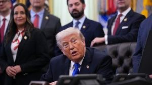 EWF | Trump Sebut AS Tak Butuh Bantuan China untuk Selesaikan Perang Iran