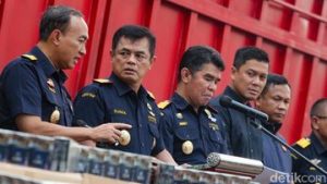 EWF | 8,2 Juta Batang Rokok Ilegal Diselundupkan Pakai Pakan Ternak