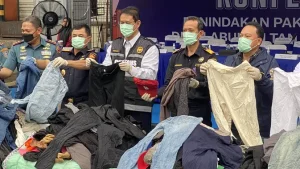 EWF | Bea Cukai Bongkar Penyelundupan Pakaian Bekas Ilegal Rp 53 Miliar