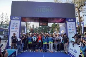 EWF | Dieng Caldera Race, Ribuan Pelari Taklukkan Dataran Tinggi Dieng Bareng bjb
