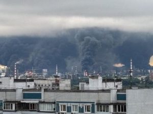 EWF | Geger ‘Hujan Minyak Hitam’ di Moskow Usai Ukraina Gempur Kilang Minyak