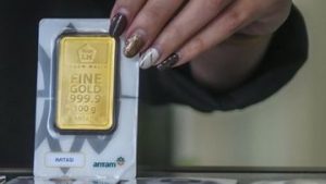 EWF | Harga Emas Antam Anjlok Rp30 Ribu ke Rp2,673 Juta per Gram Hari Ini