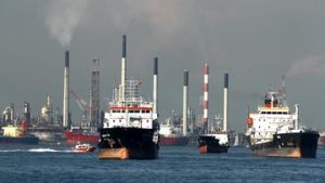 EWF | Harga Minyak Melambung ke US$81 Gegara Iran Walk Out dari Negosiasi AS
