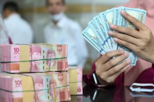 EWF | Pasar Keuangan Ambruk Lebih Dalam, Rupiah Diramal Tembus Rp19.000 Akhir Bulan Ini