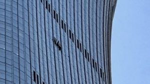 EWF | Pesawat Tabrak Gedung Tertinggi di Beijing, Kecelakaan atau Disengaja?