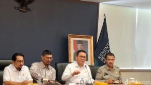 EWF | Peternak di Blitar Bagi-bagi Telur Gegara Harga Anjlok, Mendag Buka Suara