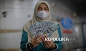 EWF | Rupiah Melemah ke Rp 17.967 per Dolar AS, IHSG Berpotensi Volatil