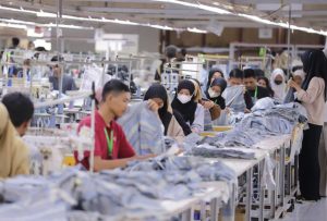 EWF | Rupiah Terkapar, Dampaknya Mulai Terasa ke Sektor Industri Nasional