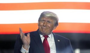 EWF | Trump Ancam Tarif 100 Persen bagi Negara yang Pajaki Perusahaan Teknologi AS