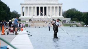 EWF | Trump Berang Kolam Refleksi Monumen Lincoln Jadi Objek ‘Vandalisme’