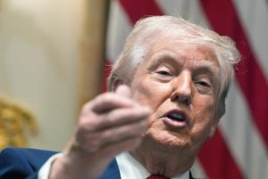 EWF | Trump Peringatkan Iran, Tarif Selat Hormuz Tak Dapat Diterima