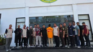 EWF | Bikin Kredit Palsu Rp 5,8 Miliar, Eks Dirut BPR Diserahkan ke Kejaksaan