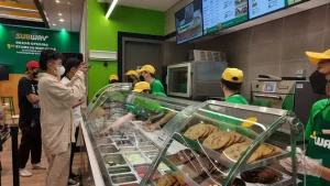 EWF | Dobrak Pakem, Subway Jadikan Kaca Bening Ladang Cuan