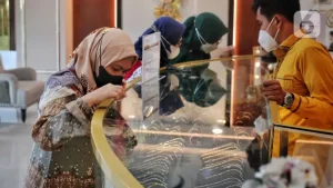 EWF | Harga Emas 24 Karat Kompak Turun: Antam, Pegadaian, dan Hartadinata