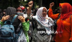 EWF | Pemerintah Pastikan Guru Honorer Aman dari PHK Massal