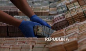 EWF | Rupiah Lanjutkan Pelemahan Menuju Level Rp 18.109, Kasus Ini Diduga Jadi Sentimen Negatif