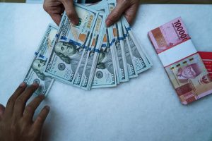 EWF | Rupiah Sentuh Rp17.963, Hari Ini Berakhir Sedikit Menguat Lawan Dolar AS