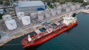 EQUITYWORLD FUTURES JAKARTA | Harga Minyak Naik Lagi ke US$84, Pasar Cemas Selat Hormuz Belum Dibuka