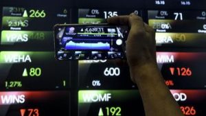 EQUITYWORLD FUTURES JAKARTA | IHSG Menanjak 1,69 Persen ke 6.373, 452 Saham Hijau
