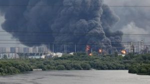 EWF | Kilang Minyak Rusia Terbakar Usai Serangan Drone Ukraina