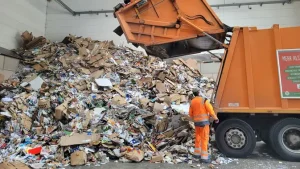EQUITYWORLD FUTURES JAKARTA | Olah Sampah Jadi Energi, BUMN Ini Gandeng Perusahaan China