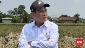 EQUITYWORLD FUTURES JAKARTA | Amran Pasang Pompa di Sawah Bersumber Air demi Tangkal Kekeringan
