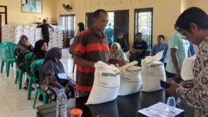 EQUITYWORLD FUTURES JAKARTA | BULOG Kawal Penyaluran Bantuan Pangan Beras di Cirebon agar Tepat Sasaran