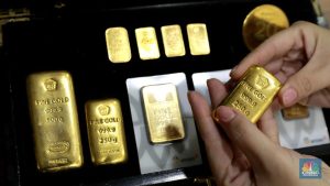 EQUITYWORLD FUTURES JAKARTA | Harga Emas Antam Logam Mulia Anjlok Rp40.000, Awas Jatuh ke Rp2,5 Juta