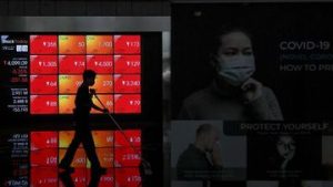 EQUITYWORLD FUTURES JAKARTA | IHSG Anjlok ke 6.241 Akhiri Pekan Ini, 558 Saham Merah