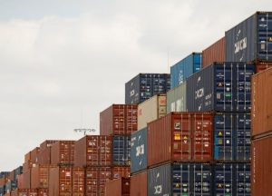 EQUITYWORLD FUTURES JAKARTA | Perdagangan Global di Titik Kritis, Ekonomi Dunia Bisa Tertekan