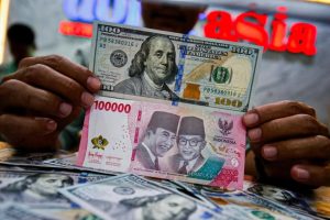 EQUITYWORLD FUTURES JAKARTA | Rupiah Terbang Tinggi, Hari Ini Menguat ke Rp17.632 per Dolar AS