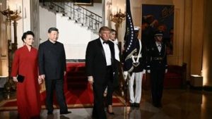 EQUITYWORLD FUTURES JAKARTA | Trump dan Xi Jinping Saling Puji Saat Dinner, Bonus Tukar Kado