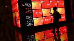 EQUITYWORLD FUTURES JAKARTA | Daftar 7 Saham Teraktif saat IHSG Turun Pagi Ini