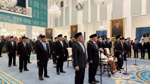 EQUITYWORLD FUTURES JAKARTA | Intip Perbandingan Gaji Wantimpres dan Menteri
