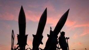 EQUITYWORLD FUTURES JAKARTA | Iran Ancam Serang Pangkalan-Kapal Perang AS Jika Ada Invasi Darat