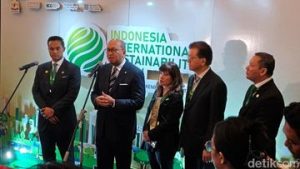 EQUITYWORLD FUTURES JAKARTA | Rosan Buka Suara soal Nasib Kementerian Investasi Usai Bahlil Jadi Menko Baru