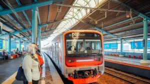 EQUITYWORLD FUTURES JAKARTA | Top 3: Keluar-Masuk Bengkel, INKA Janji Perbaiki KRL Sesuai Spesifikasi
